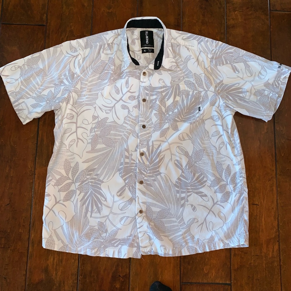 Billabong button up shirt Size XL